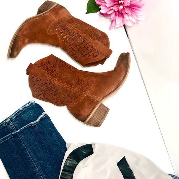 BCBG Suede Boot Rust color size 7.5 B - Picture 1 of 16